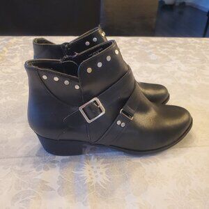 Ana Alford Black Ankle Boots Stud Accents Size 8.5 Wide